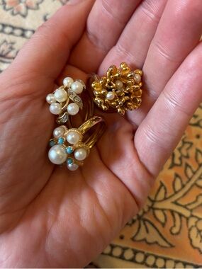 Gold Pearl Cluster Ring - Avon sized rings (6ish)